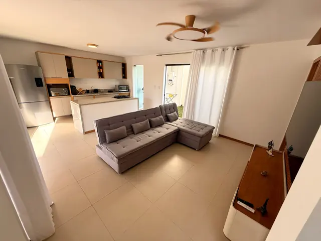 Sala integrada à cozinha