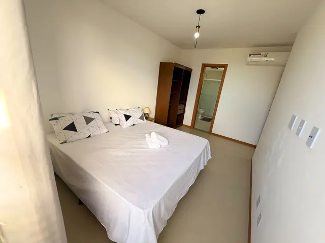 Outro ângulo do quarto de casal
