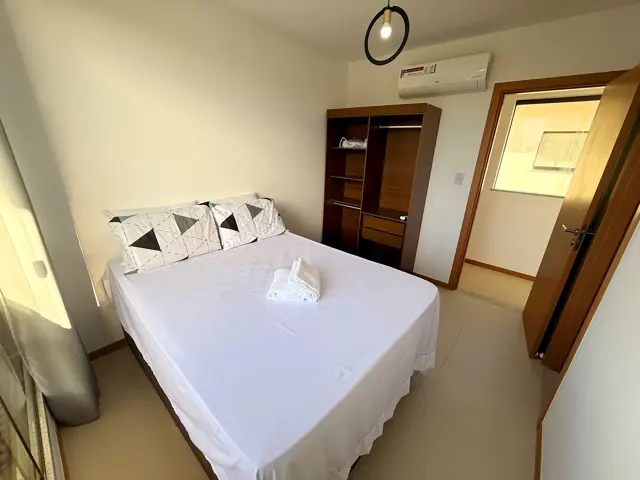 Quarto com cama de casal
